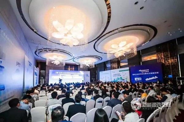 微宏荣获2018中国锂电行业十大竞争力品牌奖