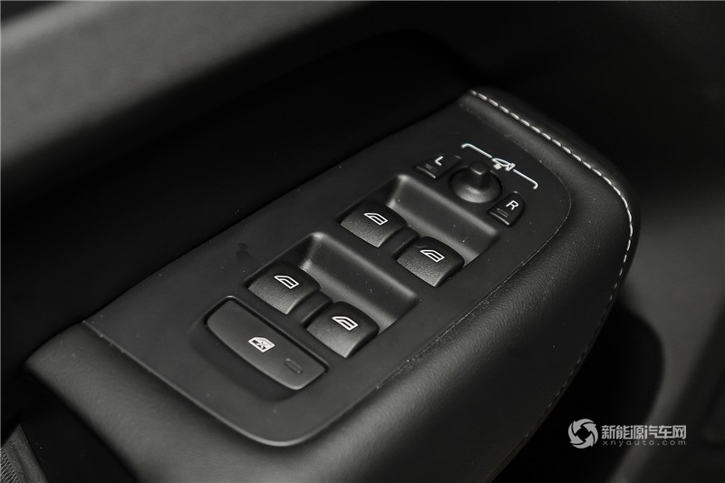 沃尔沃XC60混动 2018款 T8 E驱混动智雅运动版