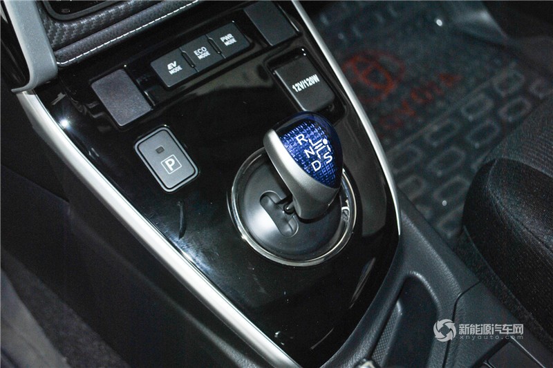 雷凌 双擎 2017款 1.8H GS CVT精英天窗版