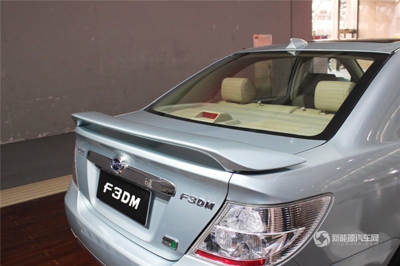 比亚迪F3 DM 2010款 低碳版 1.0L CVT混合动力车
