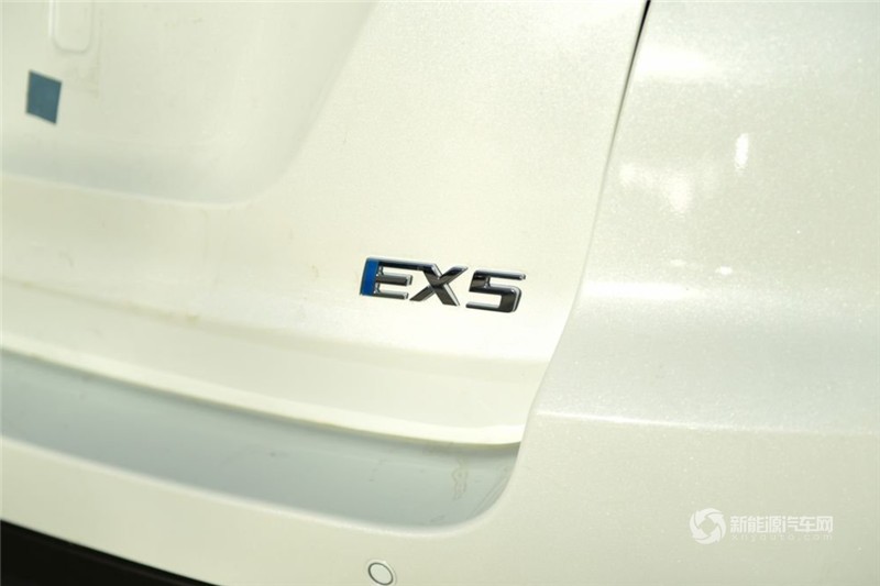 北汽新能源 EX5 2019款 悦潮版