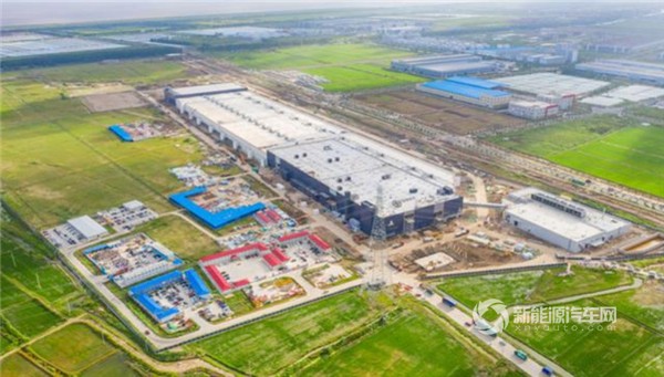 上海临港新片区揭牌 特斯拉工厂获首张综合验收合格证