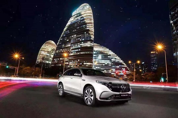 奔驰EQC：万事俱备，只等e-tron！