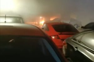 网传宁波一地库发生车辆起火事件 疑似特斯拉