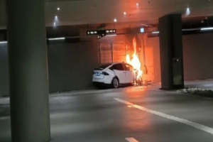 特斯拉在韩将面临调查 Model X失控撞墙起火致一人死亡