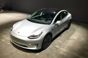 特斯拉Model 3更换电池费用超车价三分之一 价格不菲