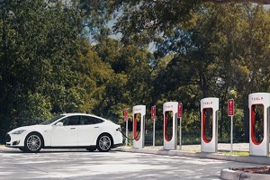 美国12个州呼吁拜登签署禁售燃油车时间表 2035年!