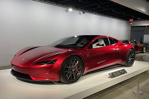 0-96公里加速时间仅为1.1秒 特斯拉Roadster 2实车亮相