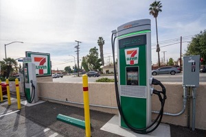 7-11在美布局500个快充桩 将于2022年建设完成
