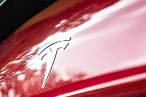 特斯拉史上性能最强SUV!特斯拉Model X Plaid原型车谍照曝光