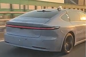 将于2022年一季度交付 蔚来ET7路试谍照曝光