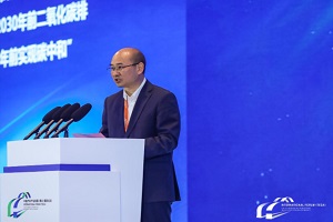 应加速普及新能源汽车 江汽集团项兴初