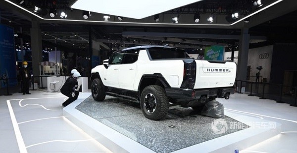 HUMMER EV