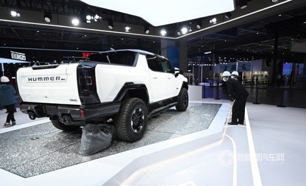 HUMMER EV