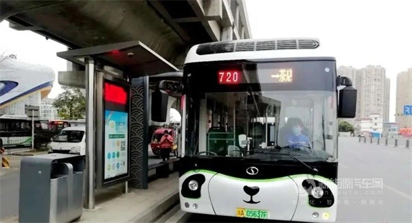 成都龙泉公交车