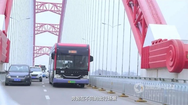 宇通新能源公交车