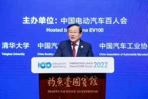 中国电动汽车百人会理事长陈清泰：如何戳破智能辅助的泡沫?