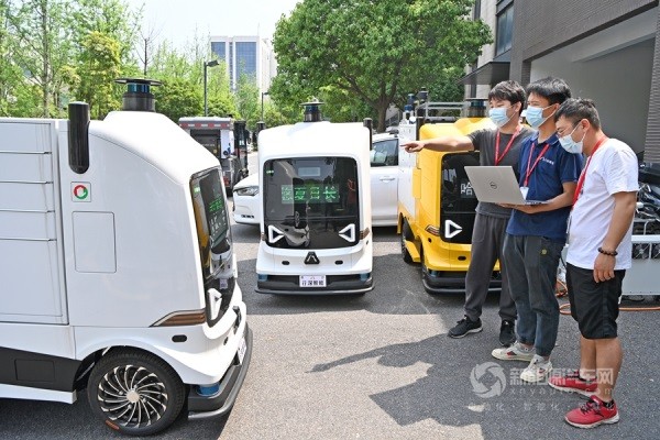 无人配送车