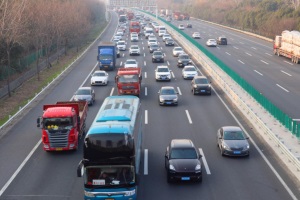 政策|北京将推动存量燃油车电动化 优化路权