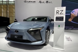 与丰田bZ4X同平台打造 雷克萨斯RZ亮相2022广州车展