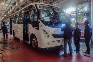 上海申龙新能源客车批量出口智利 中国制造再“出海”!