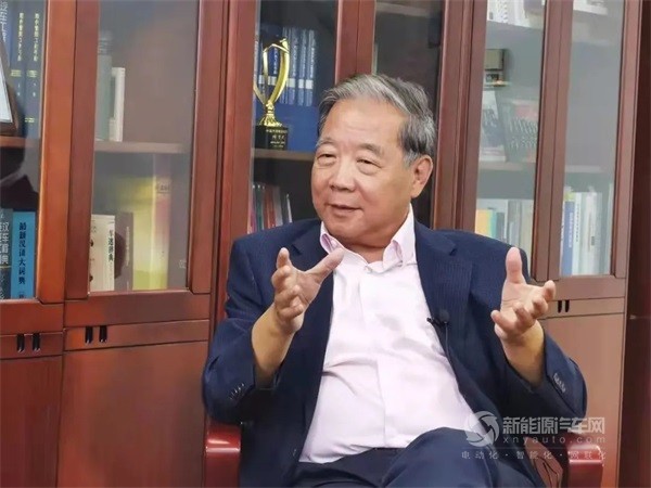 百人会理事付于武