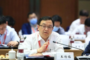 比亚迪董事长王传福：目标2023年内成为中国第一大汽车制造商