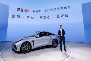 上海车展哪吒GT四版车型齐上市，22.68万元顶配跑车开回家
