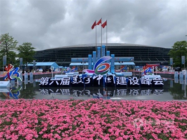 金龙新能源客车