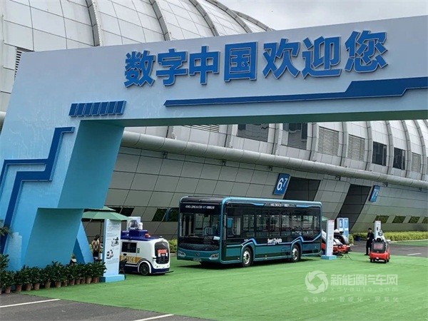 金龙新能源客车