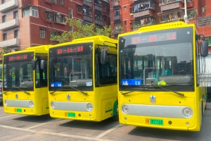 无污染零碳排！吉利星际客车漫游绸都南充
