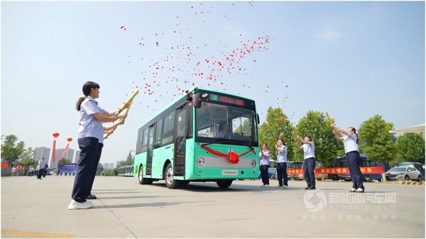 吉利星际新能源客车