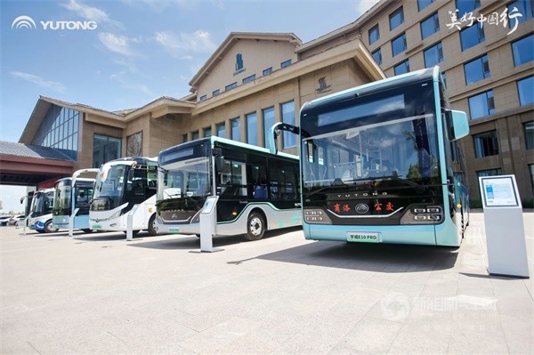 宇通C8E跨界版新能源客车