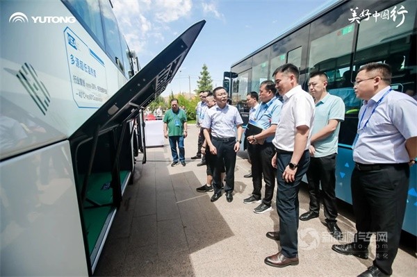 宇通C8E跨界版新能源客车