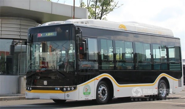 中车C08