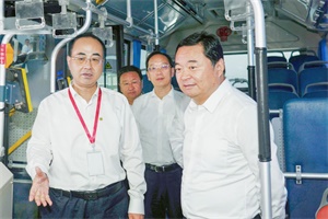 辽宁省委书记郝鹏、省长李乐成莅临第二十一届制博会中国中车展区