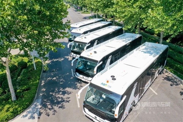 宇通新能源机场摆渡车
