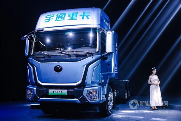 宇通新能源重卡牵引车
