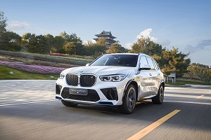 BMW iX5氢燃料电池车试点车队在国内首次开放试驾
