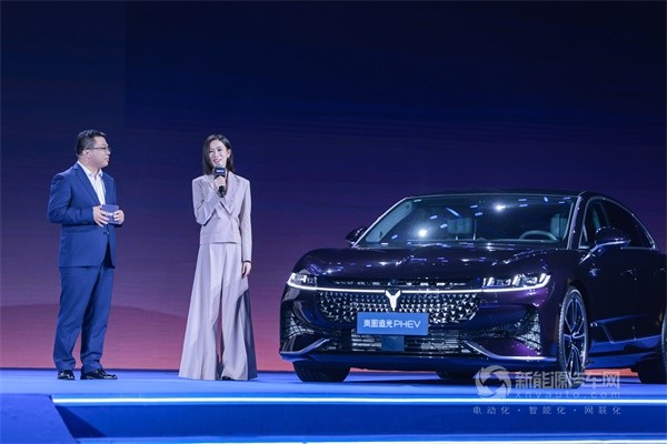 岚图追光PHEV