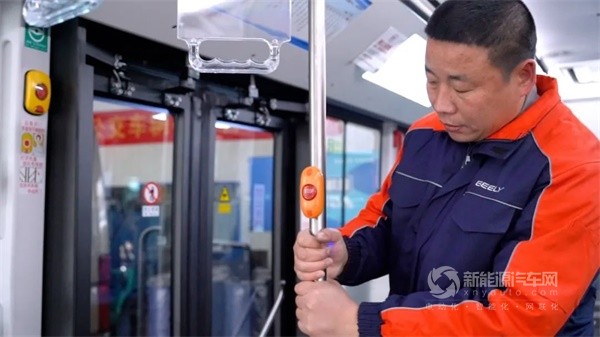 吉利星际客车