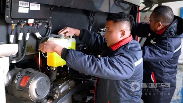 吉利星际客车