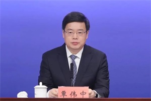 深圳市市长覃伟中：2024年力争建成超充站1000座 充电桩5万个
