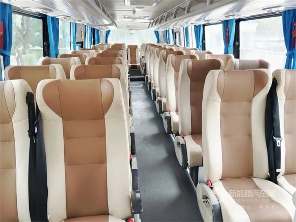 吉利星际客车