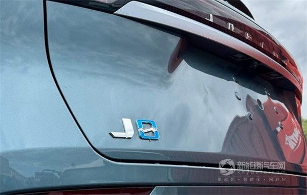 奇瑞JAECOO J8 PHEV