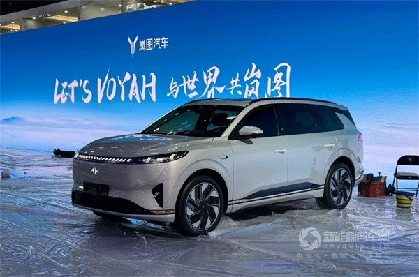 东风奕派eπ008