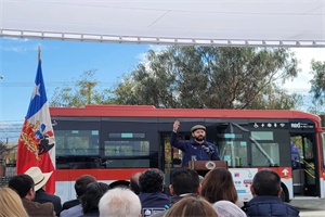 国家元首“提车”!智利总统加夫列尔·博里奇出席中通纯电客车交付仪式