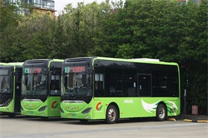 具备持续6C充电能力，苏州金龙超充纯电公交车在张家港启用