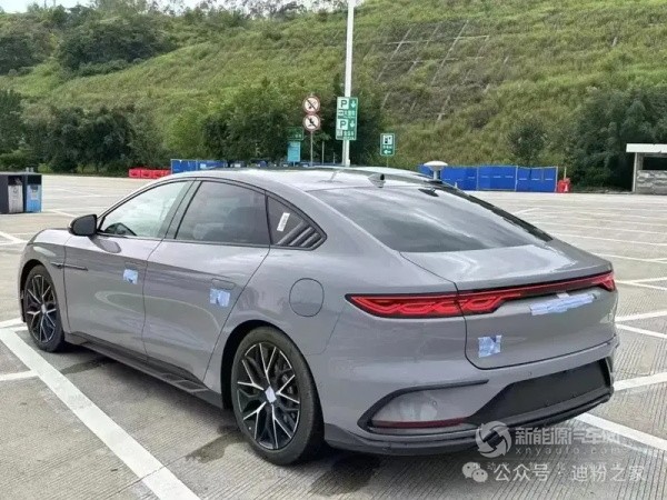 2025款比亚迪汉DM-i