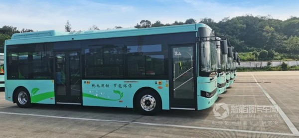 吉利星际客车